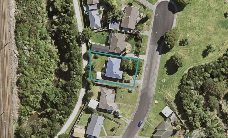 30 Serwayne Place, Sunnyvale, Auckland - Carousel 1