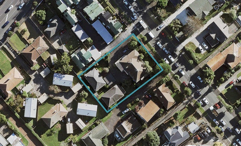 2/7 Richardson Road, Owairaka, Auckland - Carousel 1