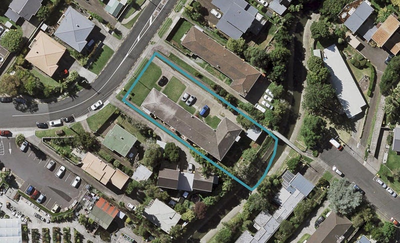 1/10 Nile Road, Milford, Auckland - Carousel 1