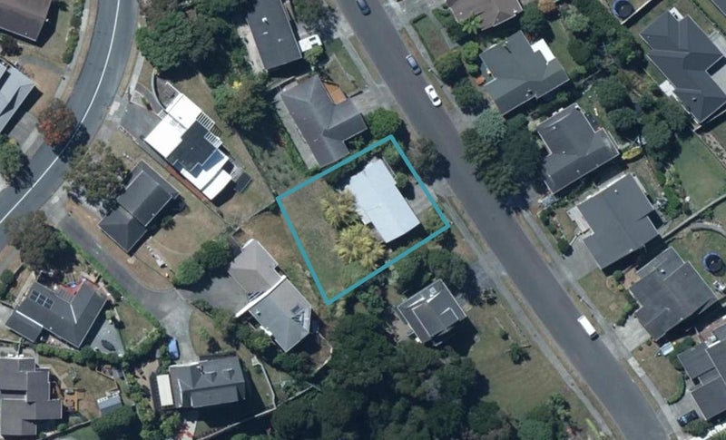 8 Shackle Lane, Whitby, Porirua - Carousel 1