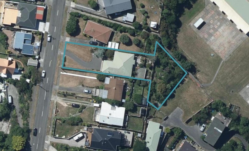 32 Herewini Street, Titahi Bay, Porirua - Carousel 1