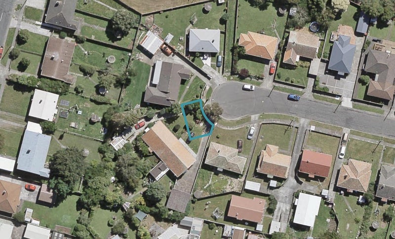 1/10 Avery Grove, Boulcott, Lower Hutt - Carousel 1