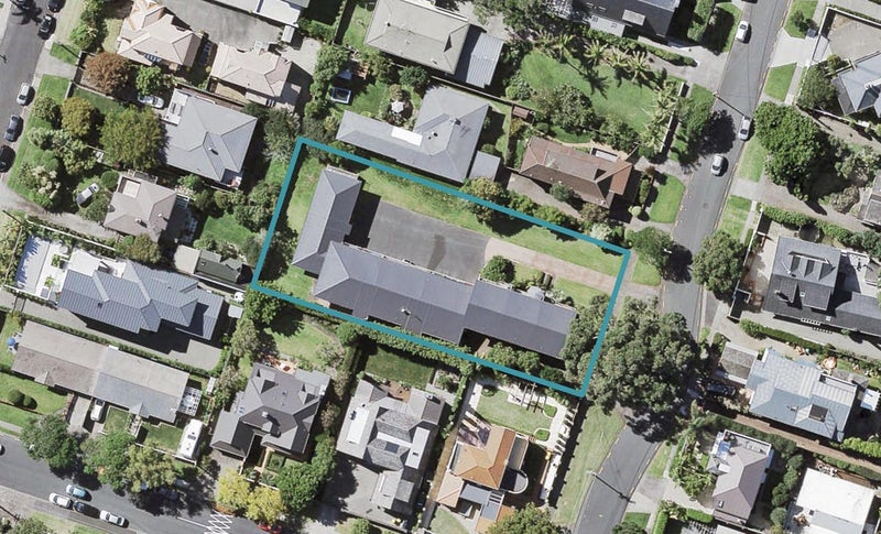 1/20 Saltburn Road, Milford, Auckland - Carousel 1