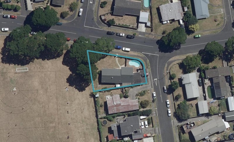 15 Bremworth Avenue, Dinsdale, Hamilton - Carousel 1