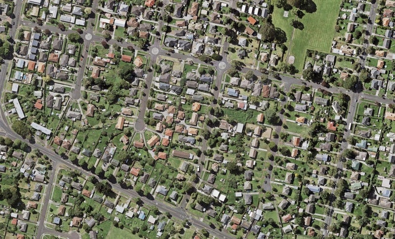 33 Waddell Avenue, Point England, Auckland - Carousel 1