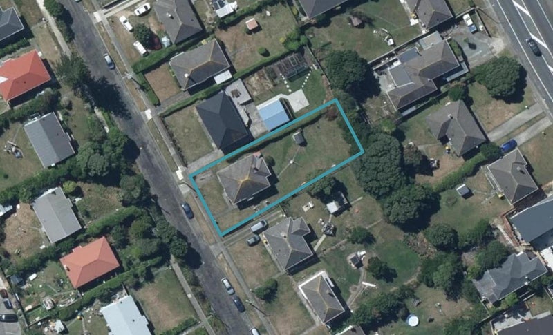 11 Waiuta Street, Titahi Bay, Porirua - Carousel 1