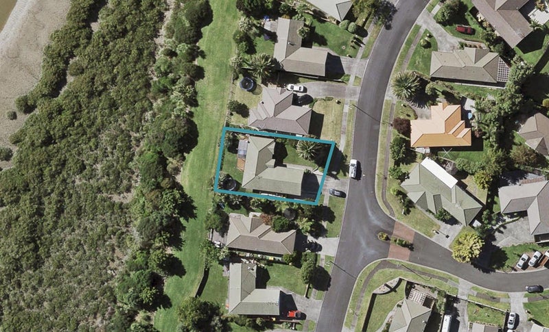 35 Davington Way, Burswood, Auckland - Carousel 1