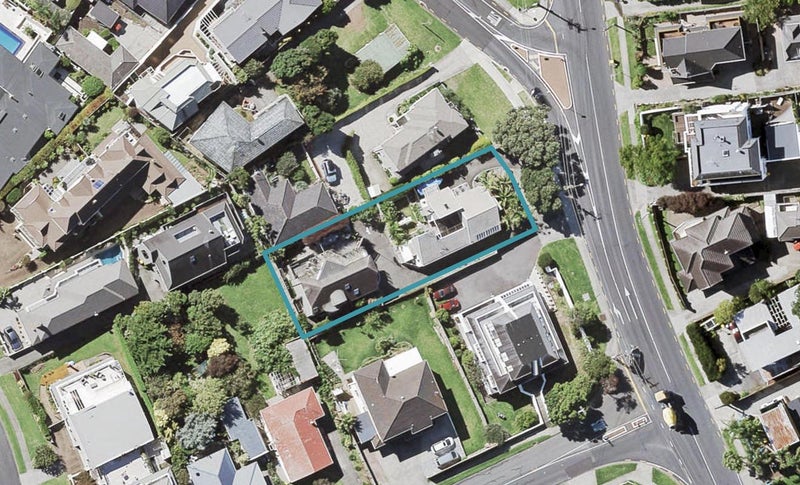 2/11 Laings Road, Bucklands Beach, Auckland - Carousel 1