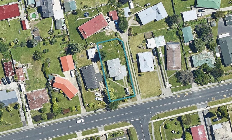 24 Kawaha Point Road, Fairy Springs, Rotorua - Carousel 1