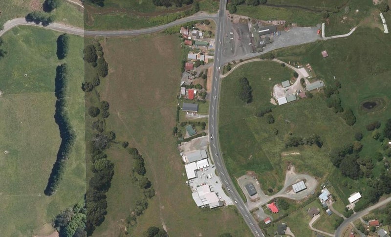 1933 State Highway 1, Kaiwaka - Carousel 1