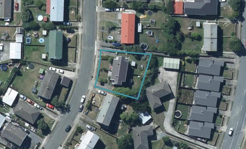 42 Westmeath Street, Waitangirua, Porirua - Carousel 1