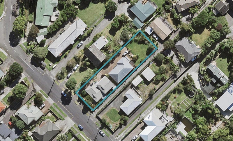 2/23 Beatrice Avenue, Hillcrest, Auckland - Carousel 1