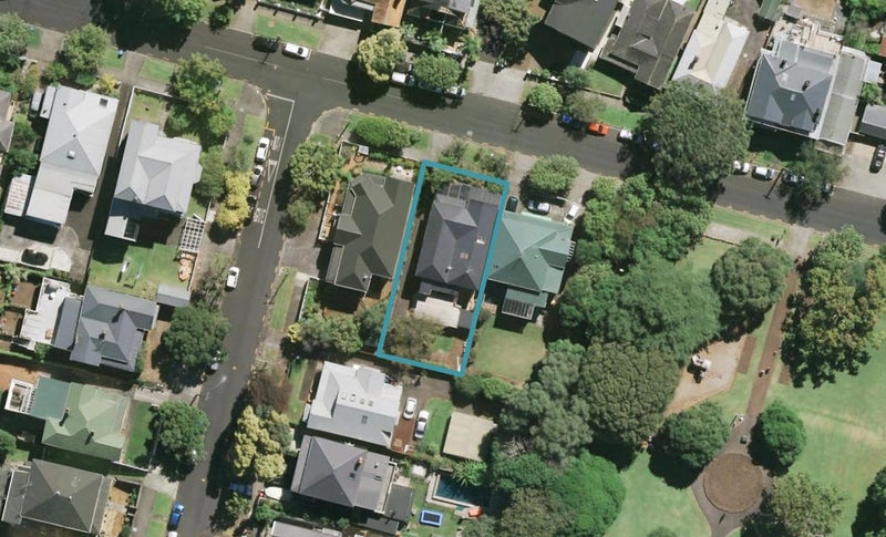 45 Carlton Gore Road, Grafton, Auckland - Carousel 1