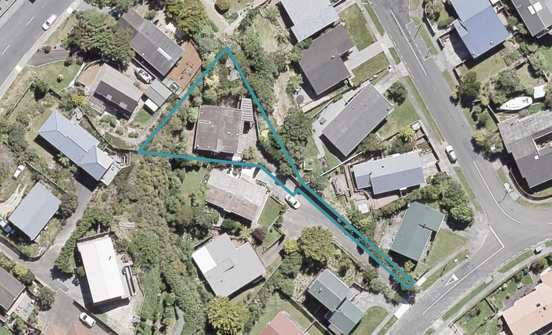 38 Acacia Avenue, Maungaraki, Lower Hutt - Carousel 1