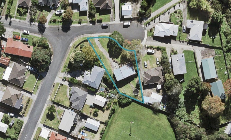 20 Aronui Terrace, Kelston, Auckland - Carousel 1