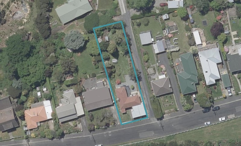 30 Saddleview Place, Fairfield, Dunedin - Carousel 1