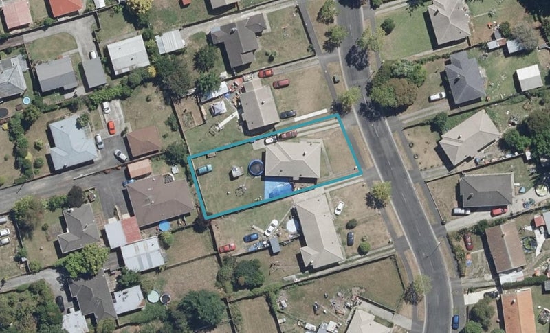 33 Sare Crescent, Fairfield, Hamilton - Carousel 1