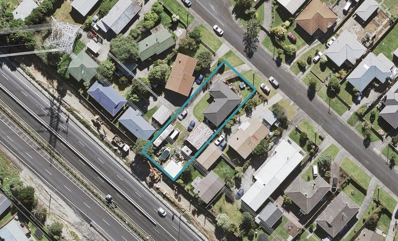 15 Huruhuru Road, Massey, Auckland - Carousel 1