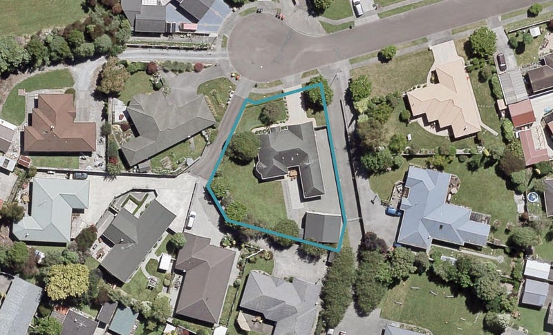 8 Galveston Grove, Totara Park, Upper Hutt - Carousel 1