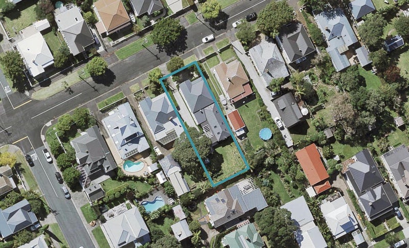 27 Abbotsford Terrace, Devonport, Auckland - Carousel 1