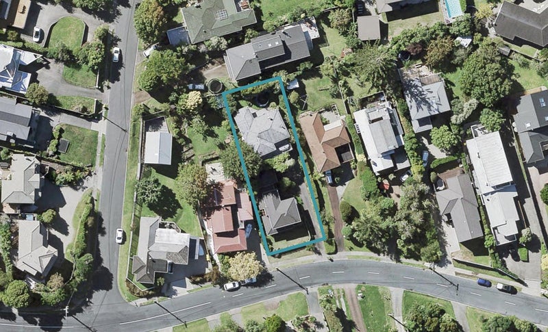 2/27 Channel View Road, Campbells Bay, Auckland - Carousel 1