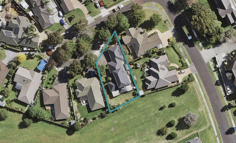 6 Tolvah Place, Wattle Downs, Auckland - Carousel 1