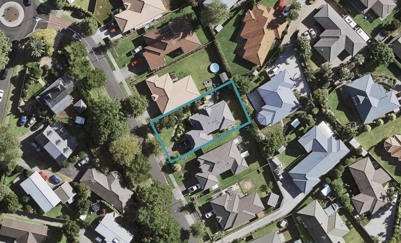 10 Glencalder Place, Wattle Downs, Auckland - Carousel 1