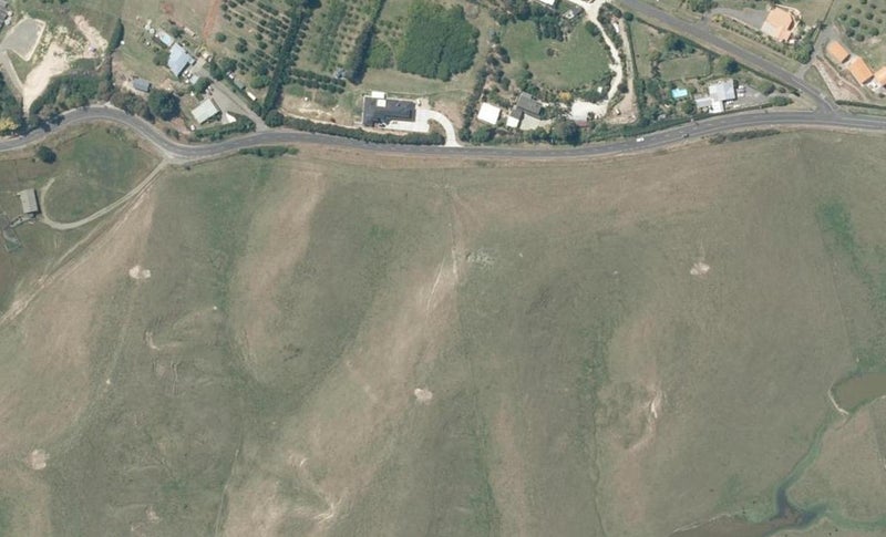11 Tupai Place, Poraiti, Napier - Carousel 1