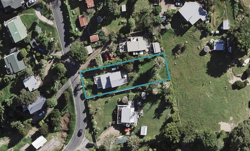 72 Ocean Road, Surfdale, Waiheke Island - Carousel 1