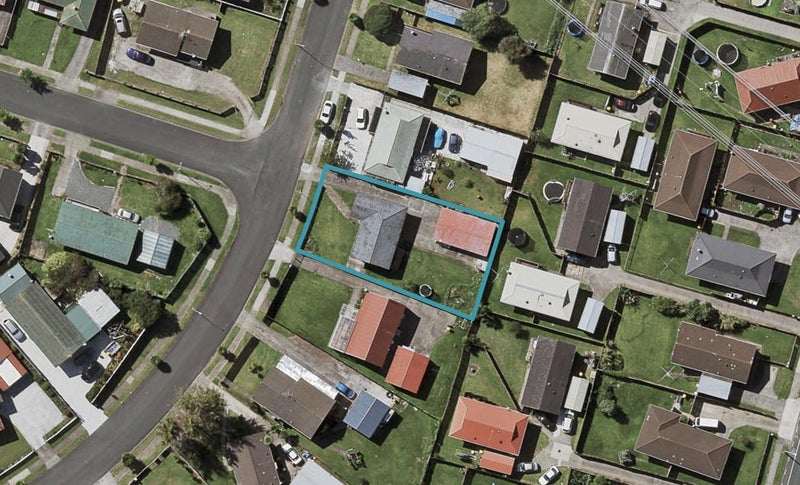 64 Zelda Avenue, Clover Park, Auckland - Carousel 1