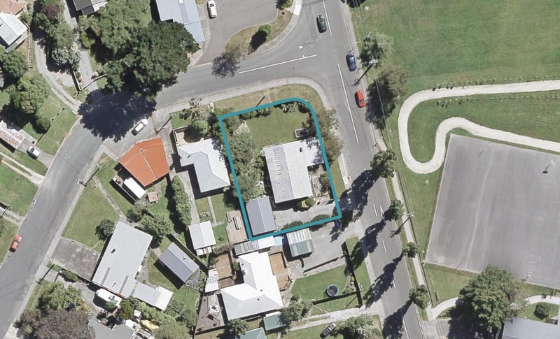 1 Jocelyn Crescent, Pinehaven, Upper Hutt - Carousel 1