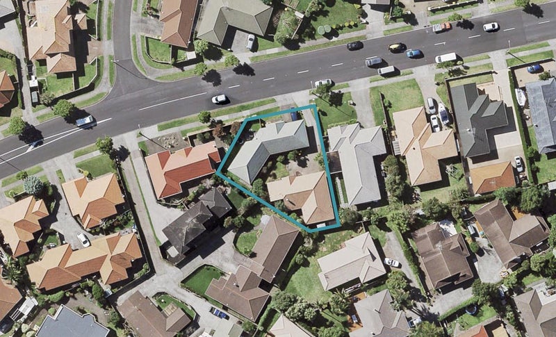 1/44 Millhouse Drive, Northpark, Auckland - Carousel 1