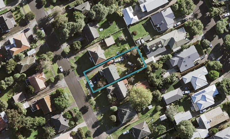 13B Renton Road, Mount Albert, Auckland - Carousel 1