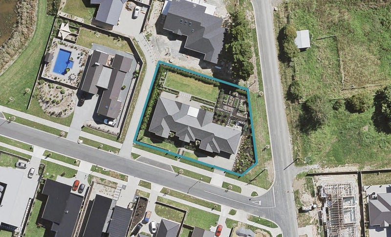 2 Parlane Drive, Huapai, Kumeu - Carousel 1