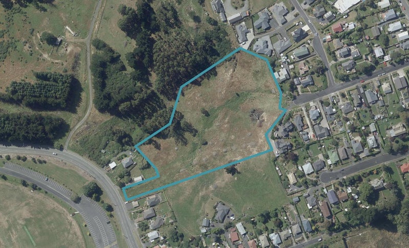15 Miller Street, Green Island, Dunedin - Carousel 1