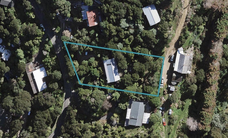 49 Crescent Road East, Ostend, Waiheke Island - Carousel 1