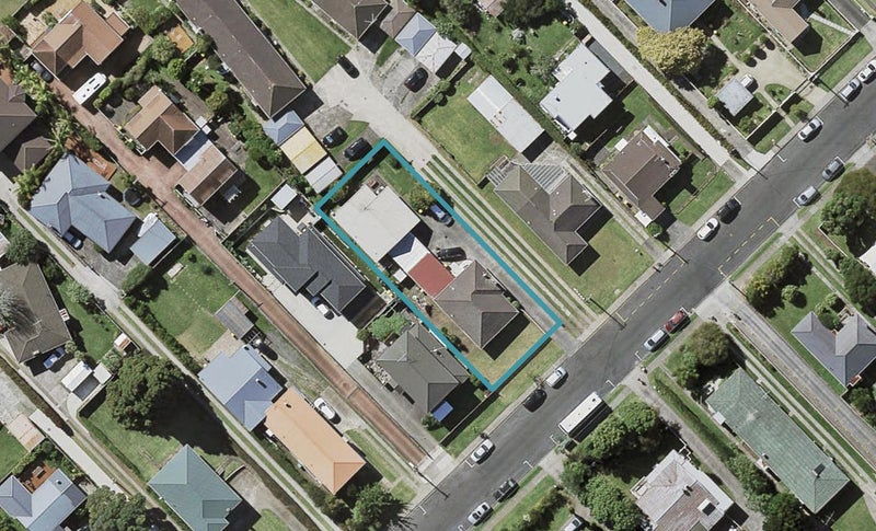2/19 Dominion Street, Takapuna, Auckland - Carousel 1