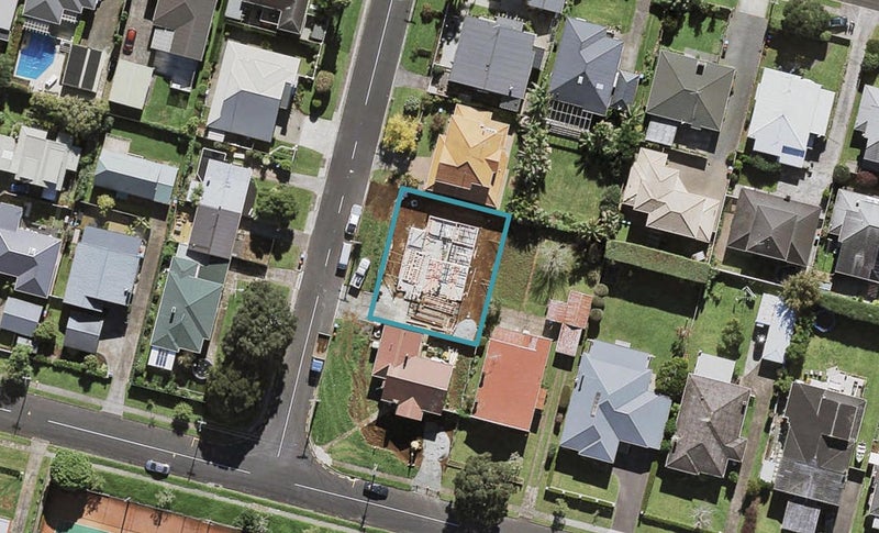 8 Weaver Avenue, Royal Oak, Auckland - Carousel 1