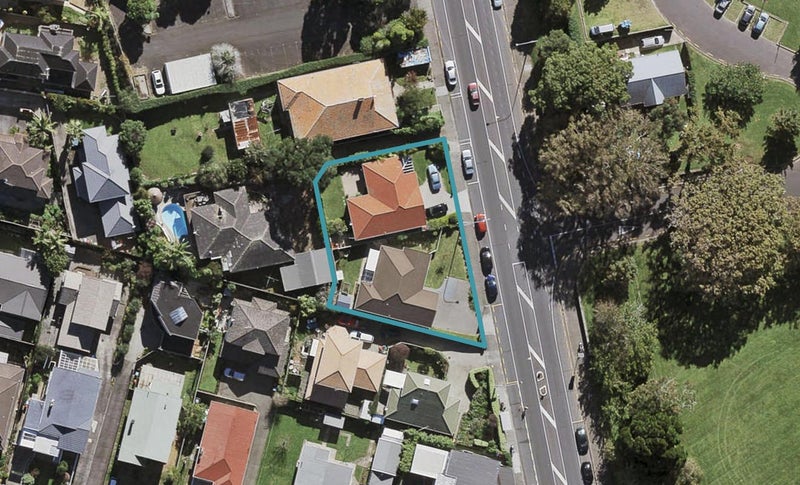 2/649 Manukau Road, Royal Oak, Auckland - Carousel 1