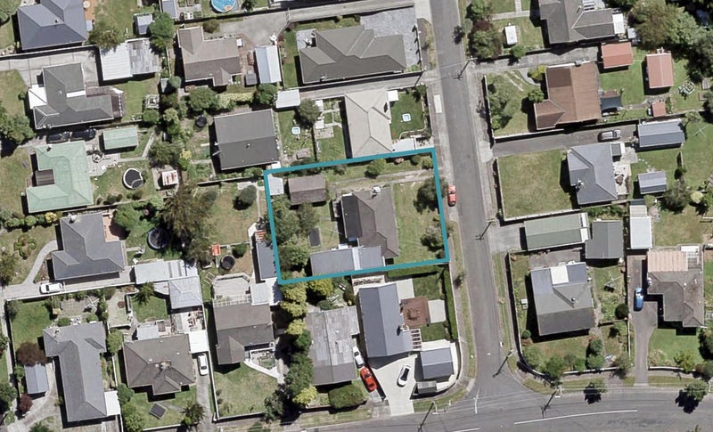 4 McCurdy Street, Elderslea, Upper Hutt - Carousel 1