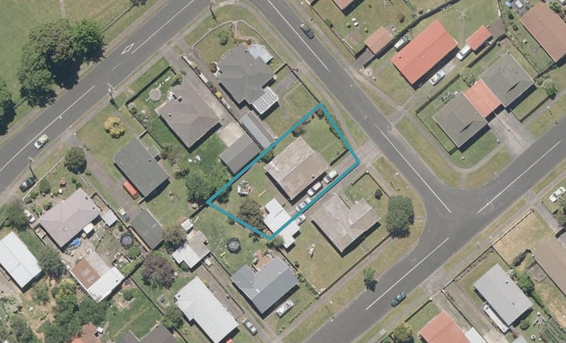 2 Ruru Street, Whanganui East, Whanganui - Carousel 1
