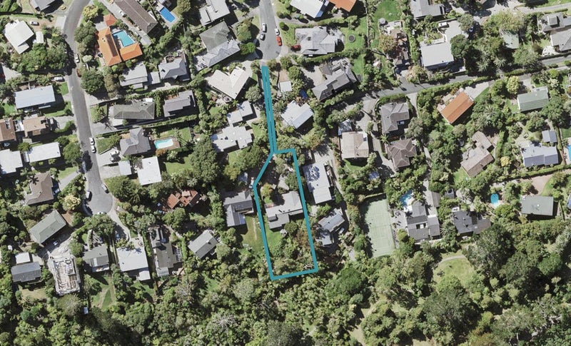 11 Cloverly Crescent, Campbells Bay, Auckland - Carousel 1