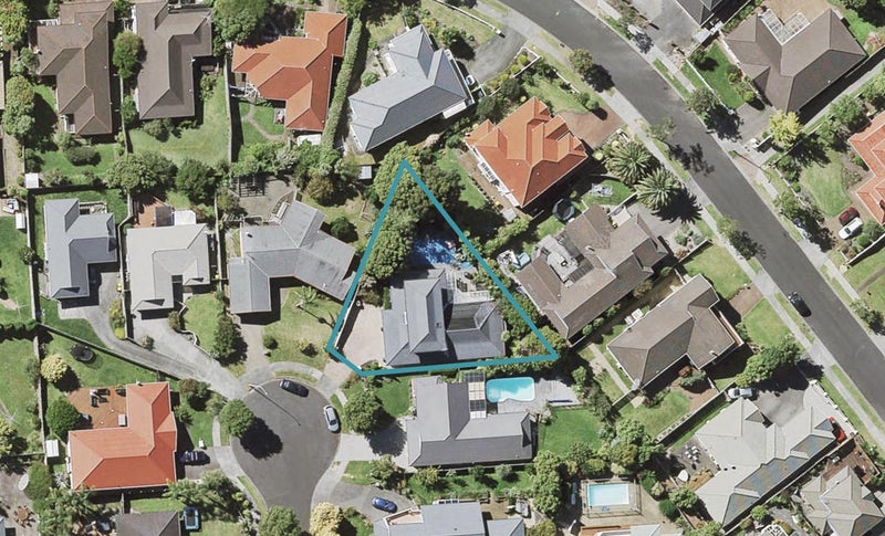 15 Ayrshire Place, Somerville, Manukau - Carousel 1