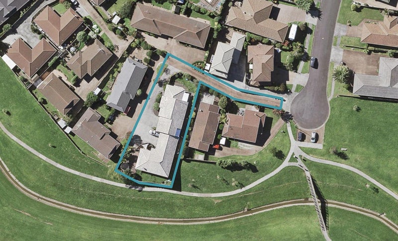 2/19 Kookaburra Place, Botany Downs, Auckland - Carousel 1