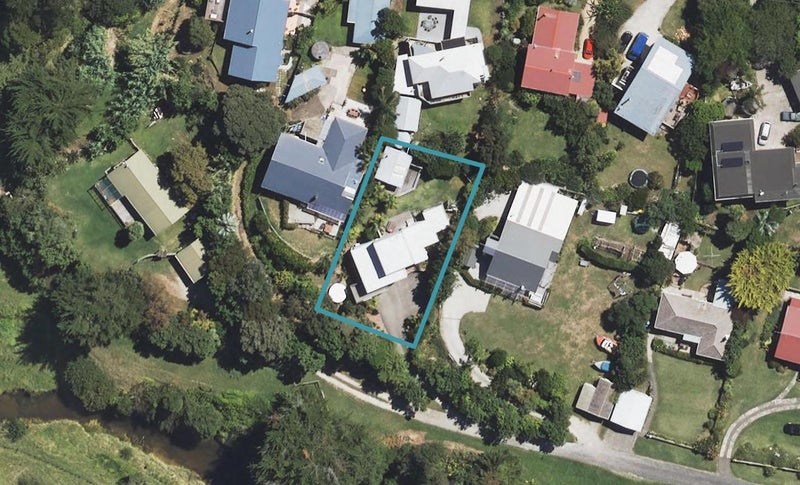 3 Moana Road, Okitu, Gisborne - Carousel 1