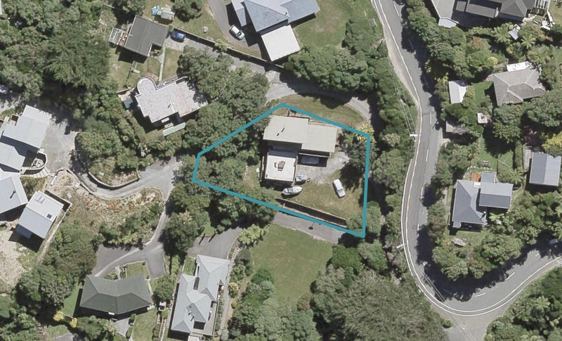 37 Korokoro Road, Korokoro, Lower Hutt - Carousel 1