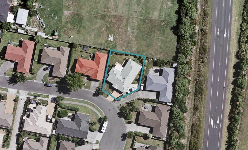 9 Blythfield Place, Taradale, Napier - Carousel 1