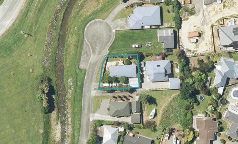 15 Captains Close, Waikawa, Picton - Carousel 1
