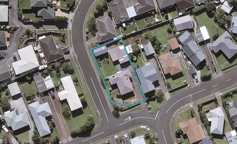 2A Sandel Rise, Merrilands, New Plymouth - Carousel 1