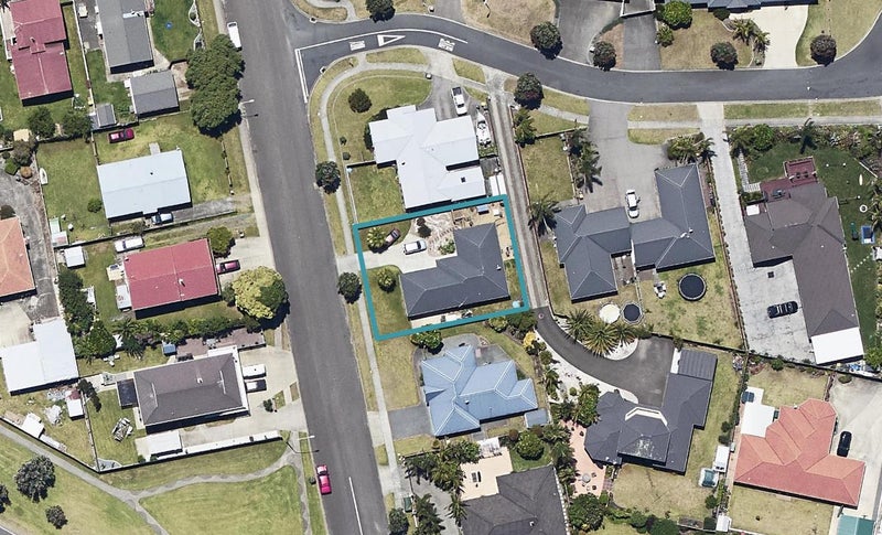 8 Ohuirehe Road, Coastlands, Whakatane - Carousel 1
